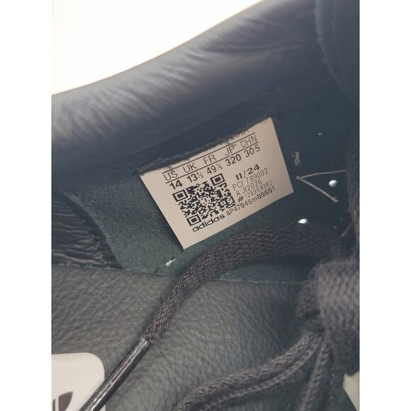 Athletic_Shoes